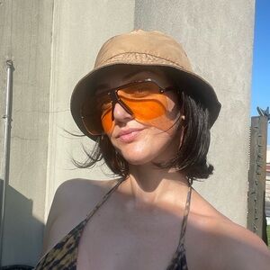 Meet your Posher, Sheila